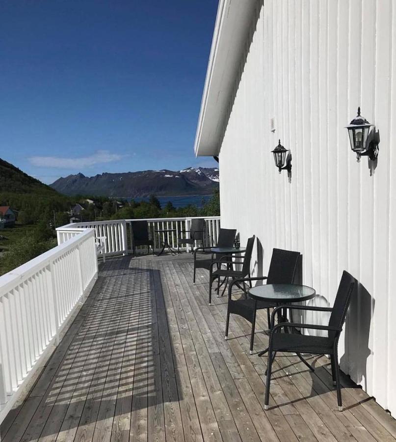 Senja Living Aparthotel Stonglandseidet Екстериор снимка