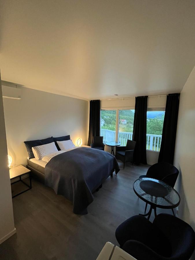 Senja Living Aparthotel Stonglandseidet Екстериор снимка