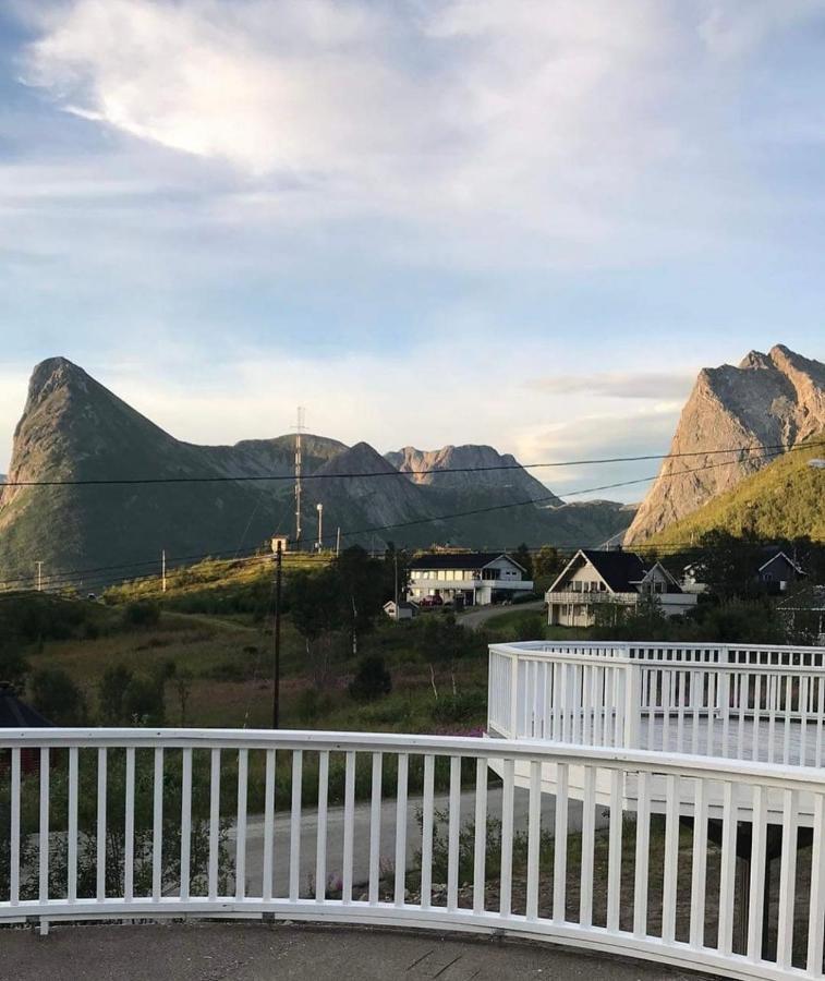 Senja Living Aparthotel Stonglandseidet Екстериор снимка