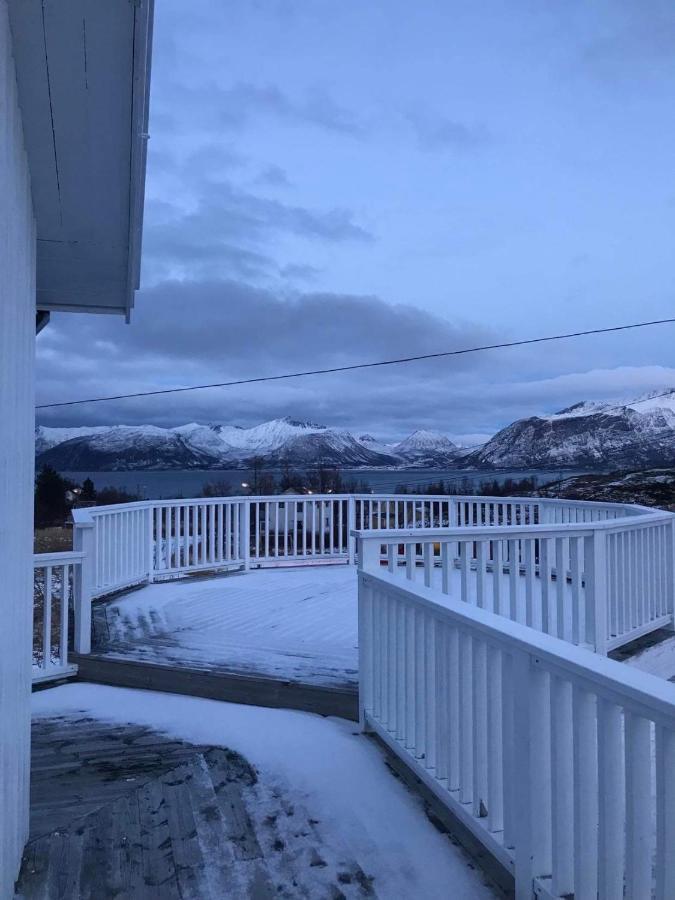 Senja Living Aparthotel Stonglandseidet Екстериор снимка
