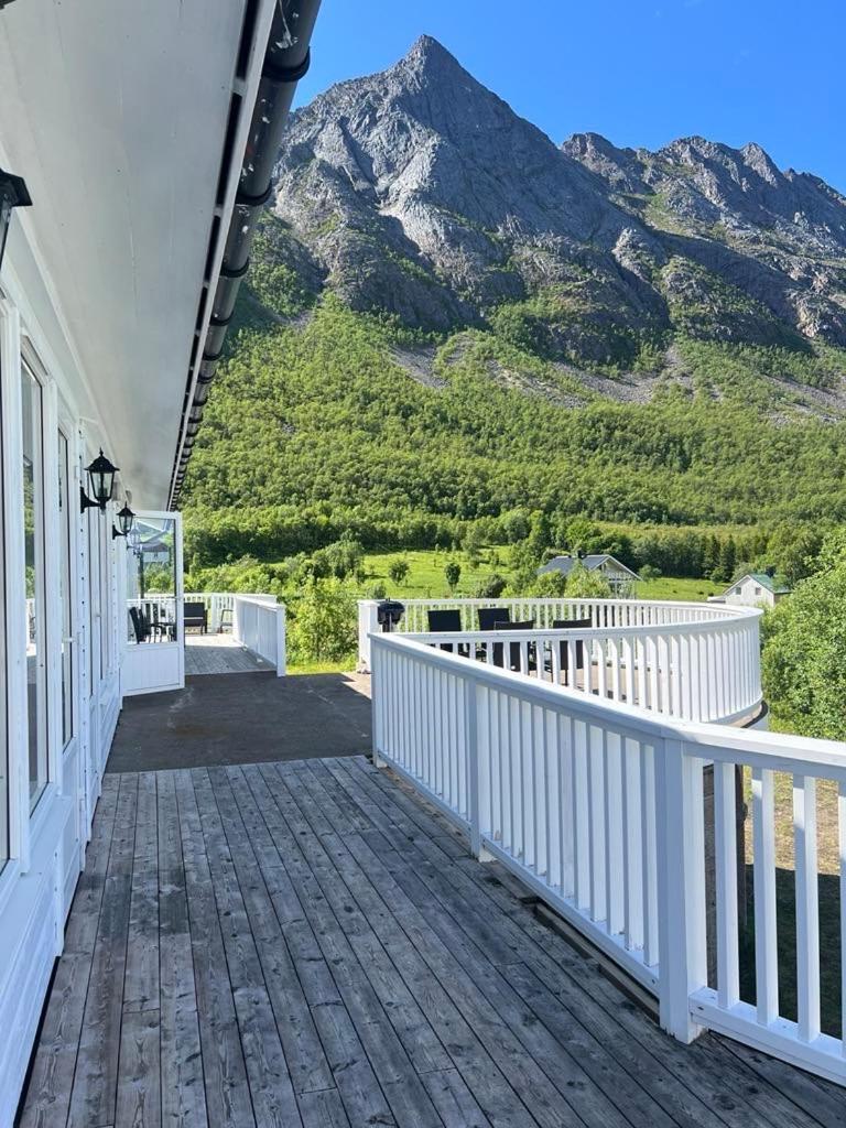 Senja Living Aparthotel Stonglandseidet Екстериор снимка